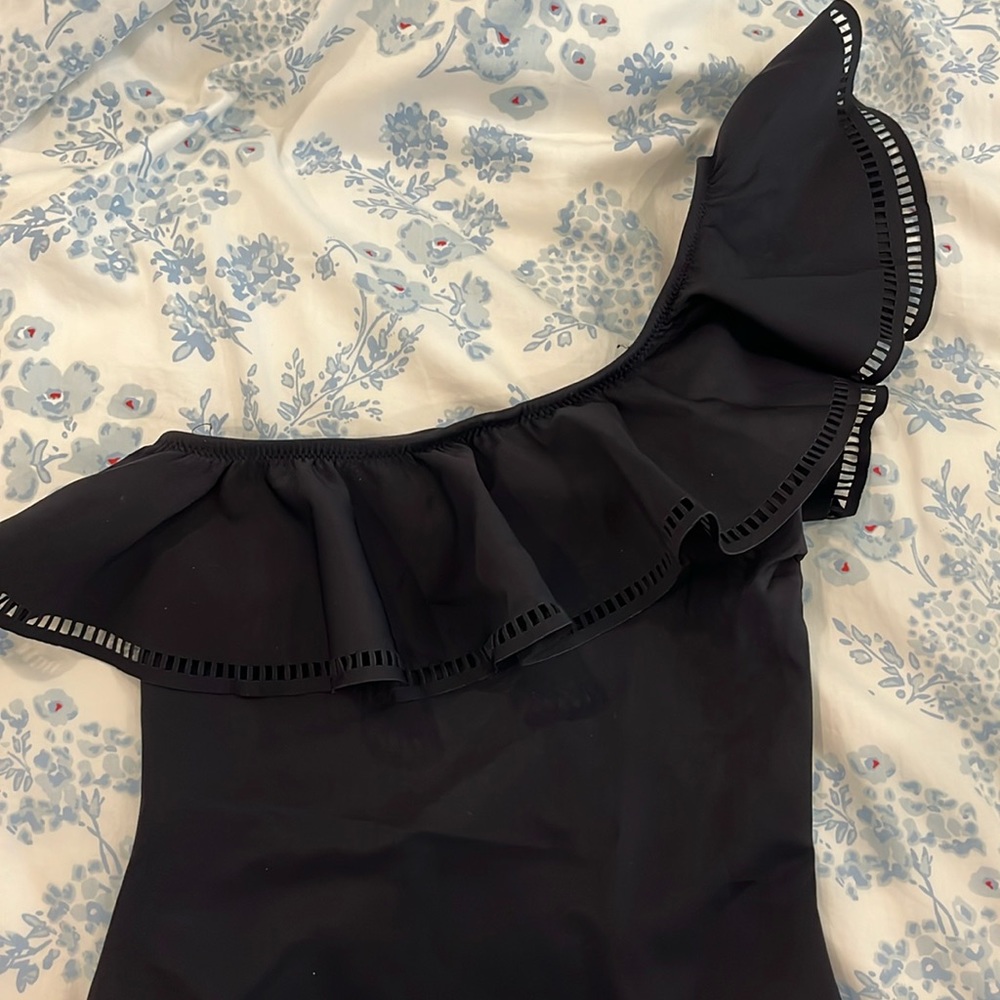 Mouille Swim EUC One Piece Women 4 Small Black Ruffle One Shoulder Bathing Suit
